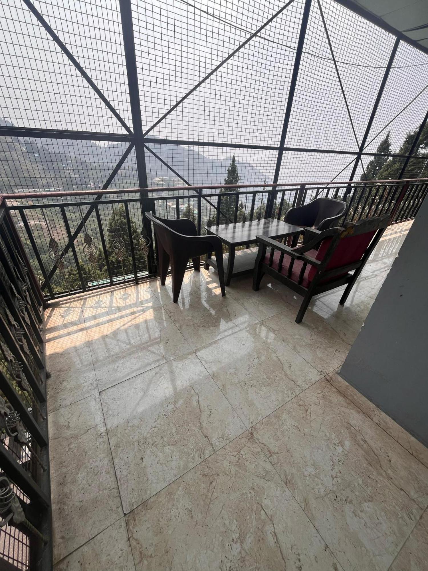 Royal Hill Inn Mussoorie Extérieur photo